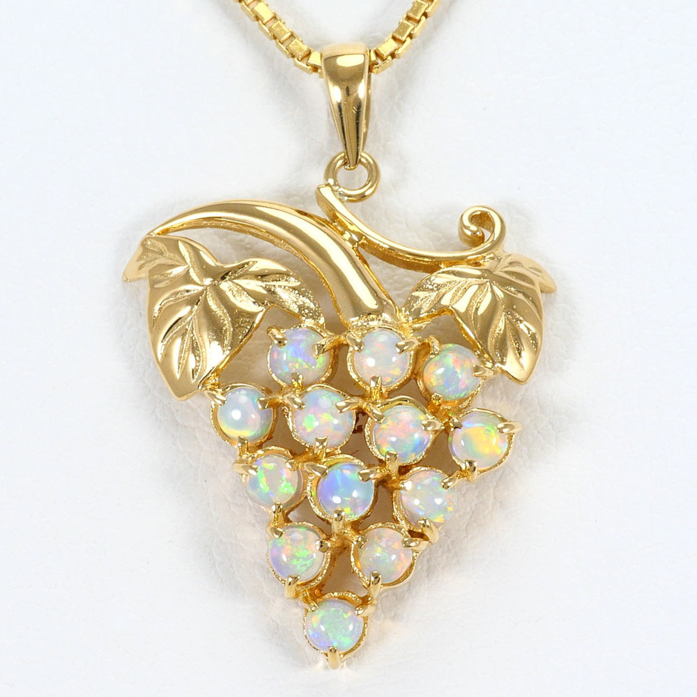 VINTAGE 18k Gold Opal Necklace